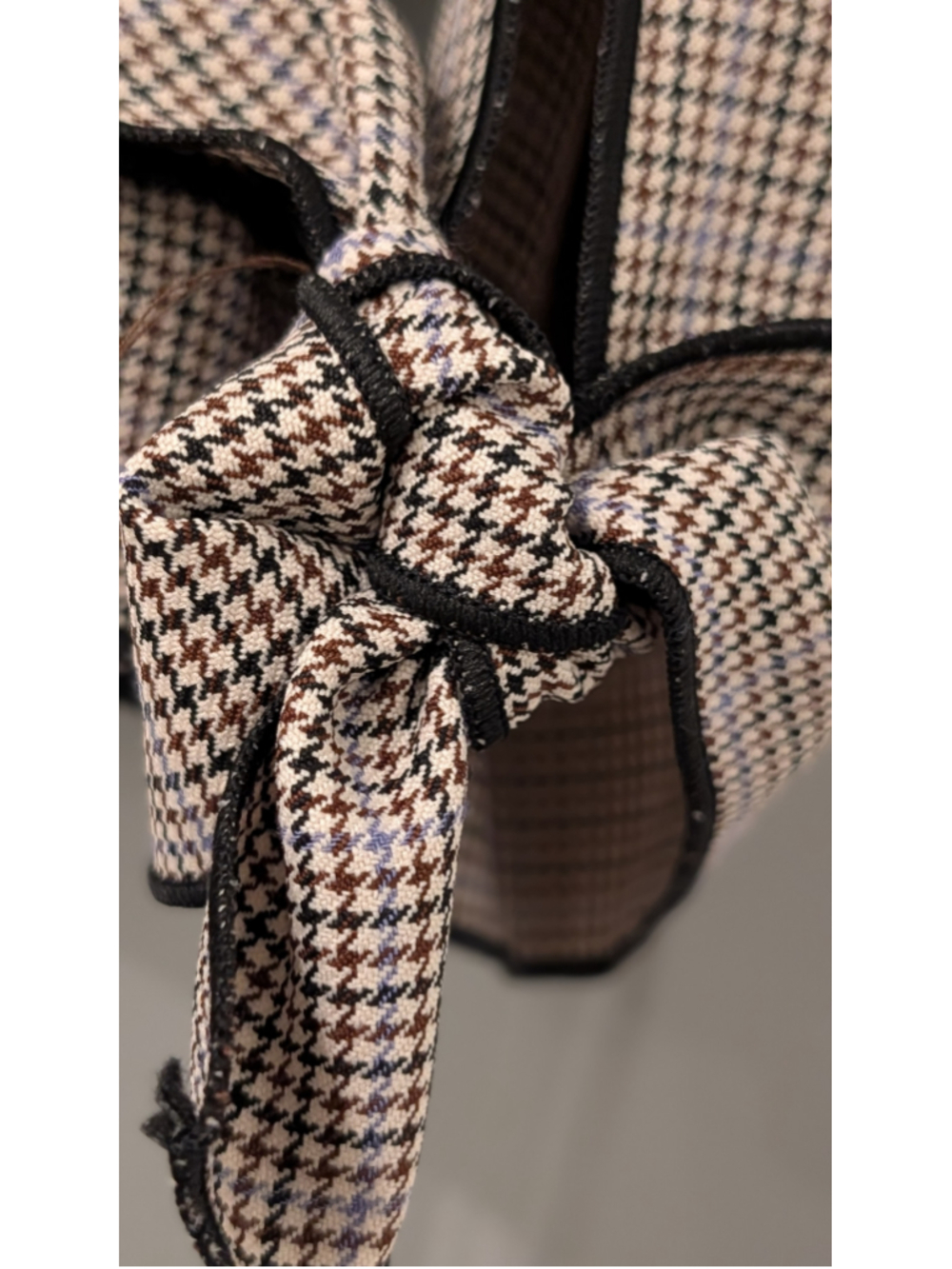 Women's Zara Basic Plaid Blouse Size M Beige Brown Tie Sleeve - Picture 5 of 8